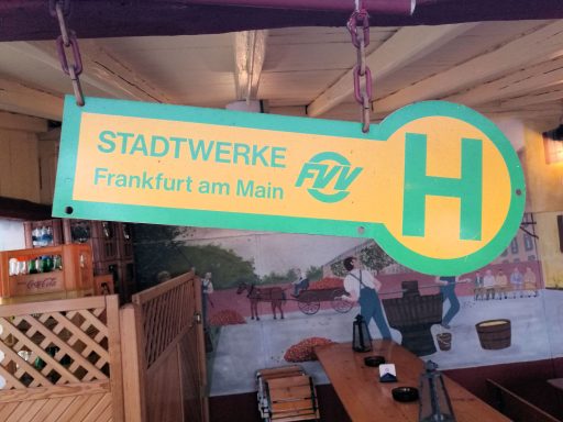 Alte Zeiten (FVV Haltestellenschild) © Heiner Beitz